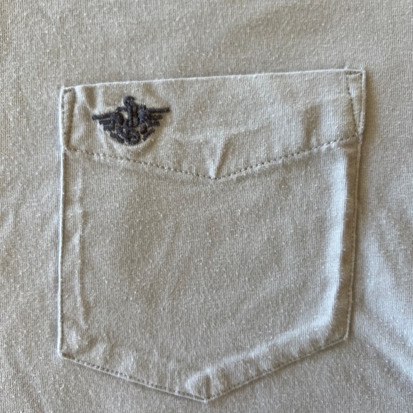 t shirt with pocket - Picture 2 of 4